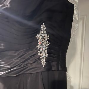 Jade Black evening gown size 18. Beautiful waist brooch to accent bustline